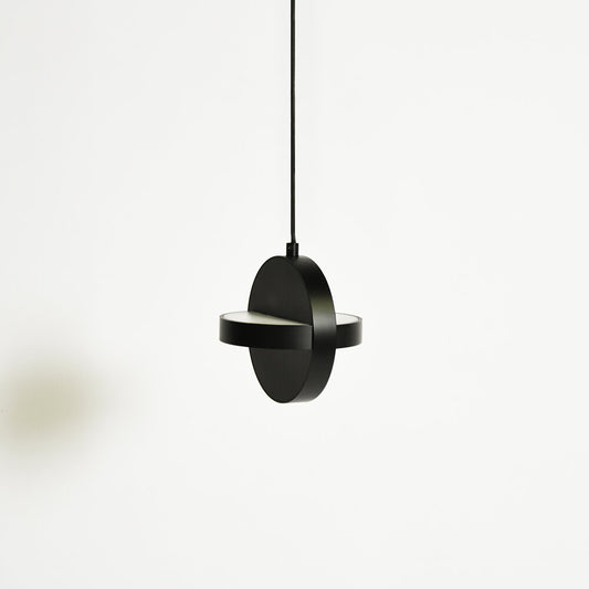 Suspension PLUS ENO Studio en métal noir ø 18