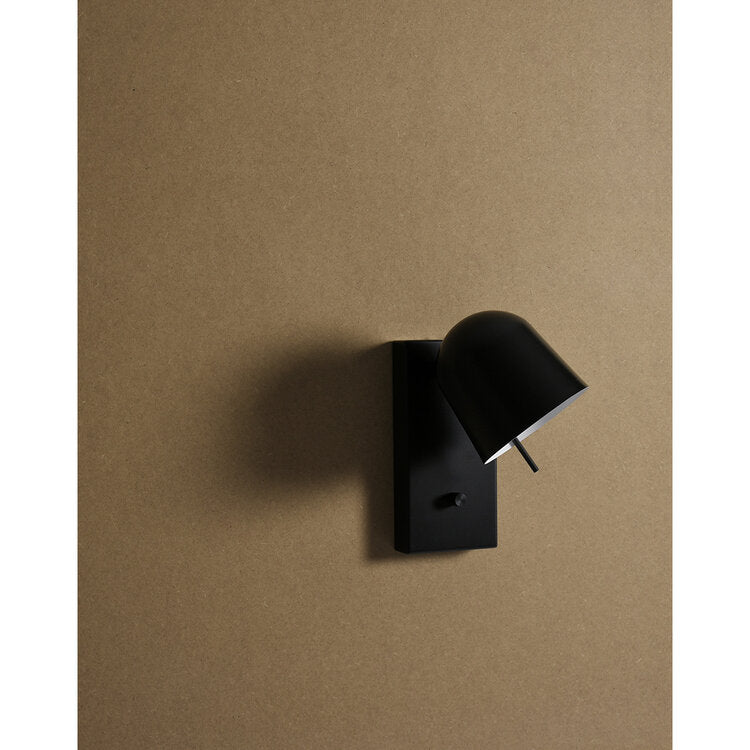 Applique murale HO Bed, ENO Studio en acier noir