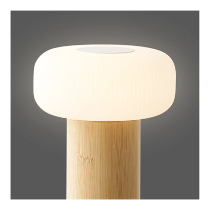 Lampe Stafford allumée avec faible intensité lumineuse pour une ambiance tamisée