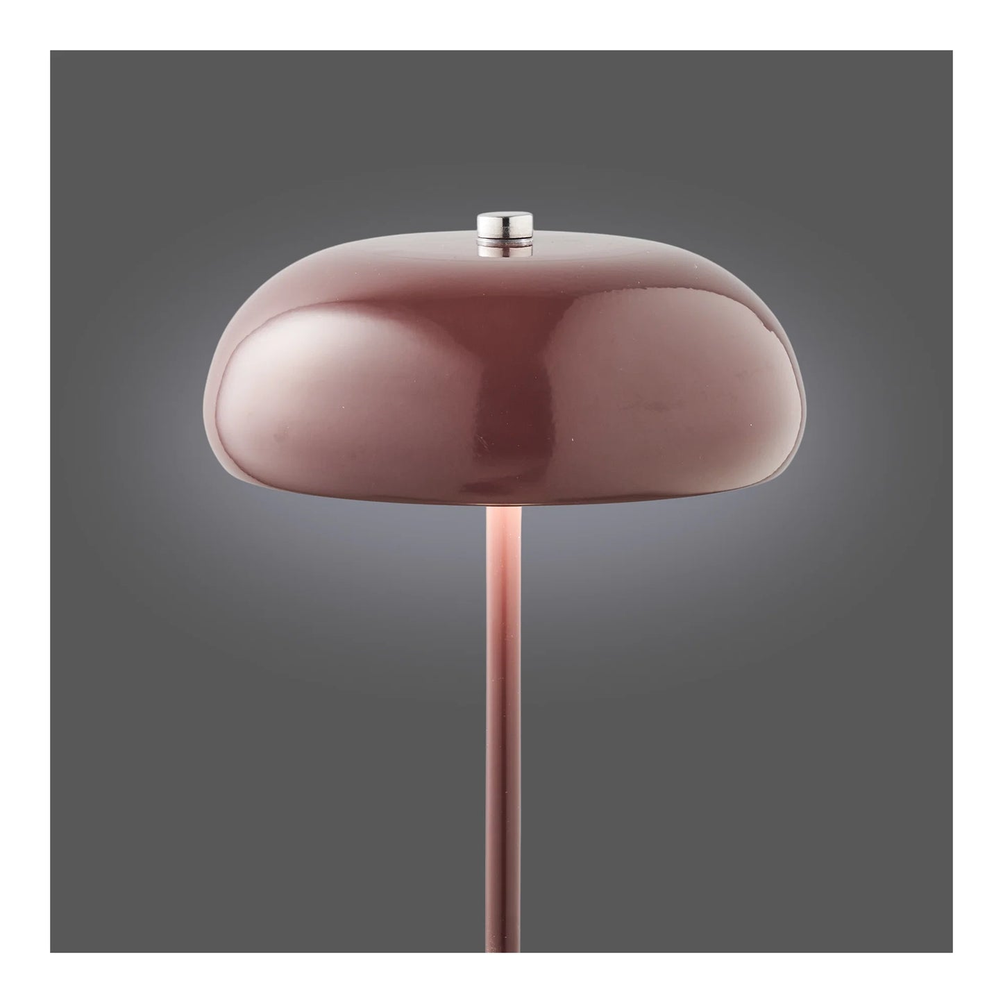 Lampe Margate avec éclairage LED en lumière froide sur fond blanc