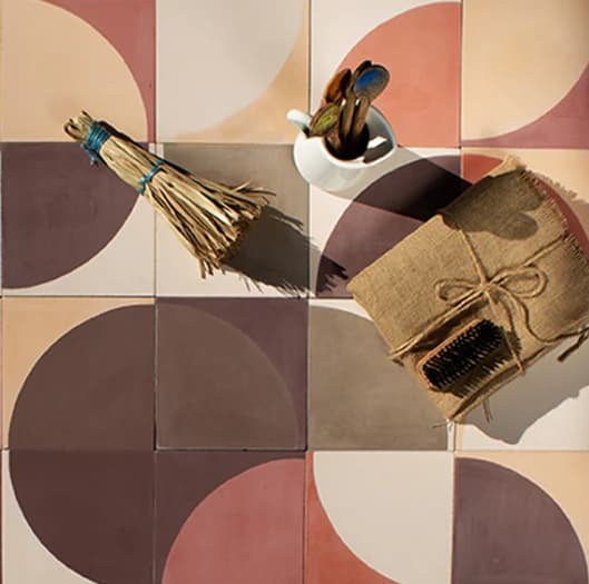 Carreau de ciment Quart de rond  de couleur: marron, rose, blanc crème, violet foncé