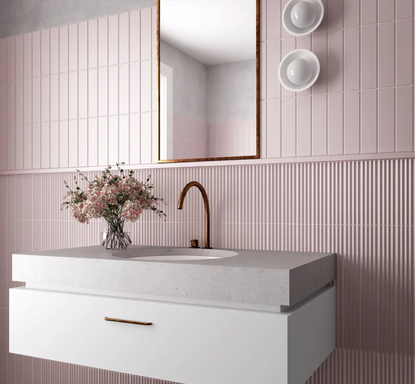 Paraya pink matt mise en scene