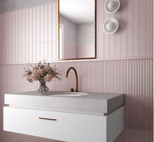 Paraya pink matt mise en scene
