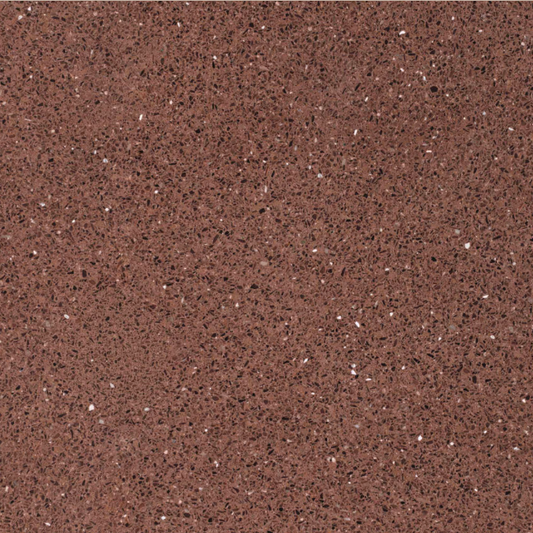 Carrelage Terrazzo Brun Acajou au fond brun foncé, composé de fines inclusions minérales aux nuances plus claires, avec un aspect homogène et chaleureux.