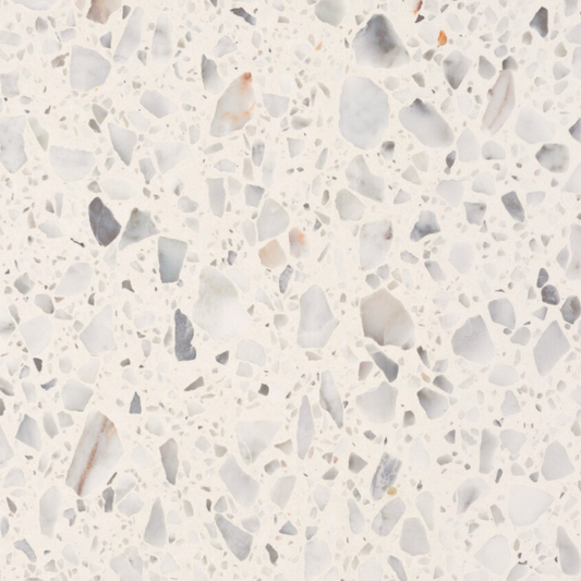 Carrelage Terrazzo Blanc Carrara Éclat, fond blanc avec inclusions de marbre aux nuances naturelles