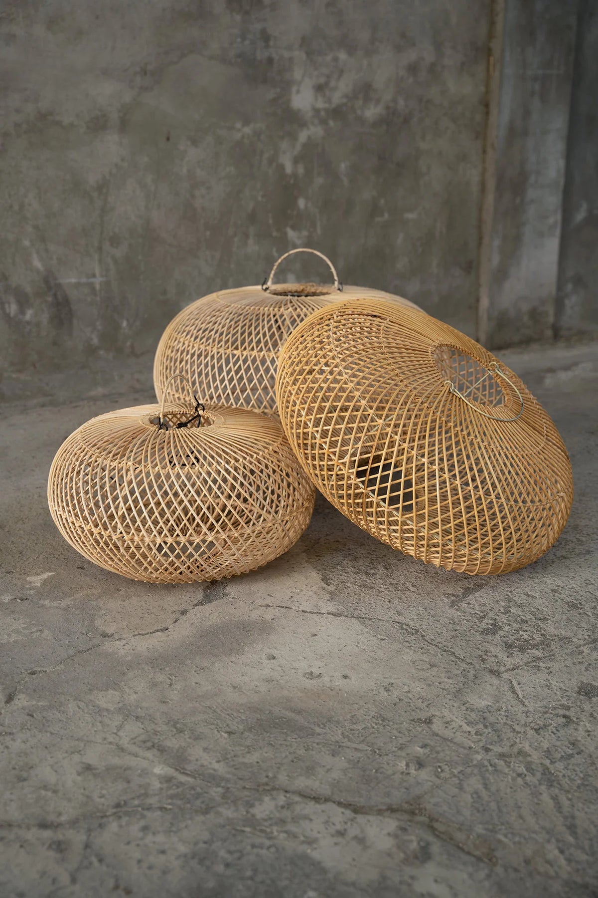 Abat-jour Wholly en rotin naturel disponible en plusieurs tailles