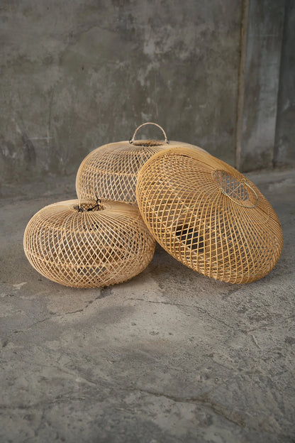 Abat-jour Wholly en rotin naturel disponible en plusieurs tailles