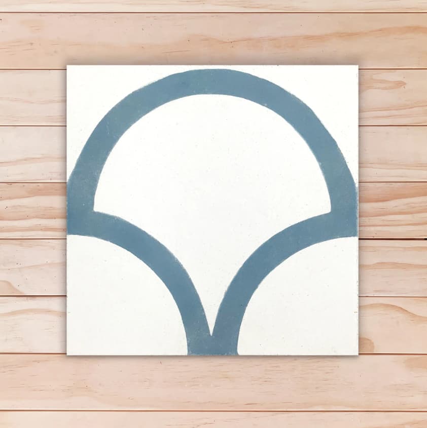 Carreau de ciment géométrique fond blanc motif bleu