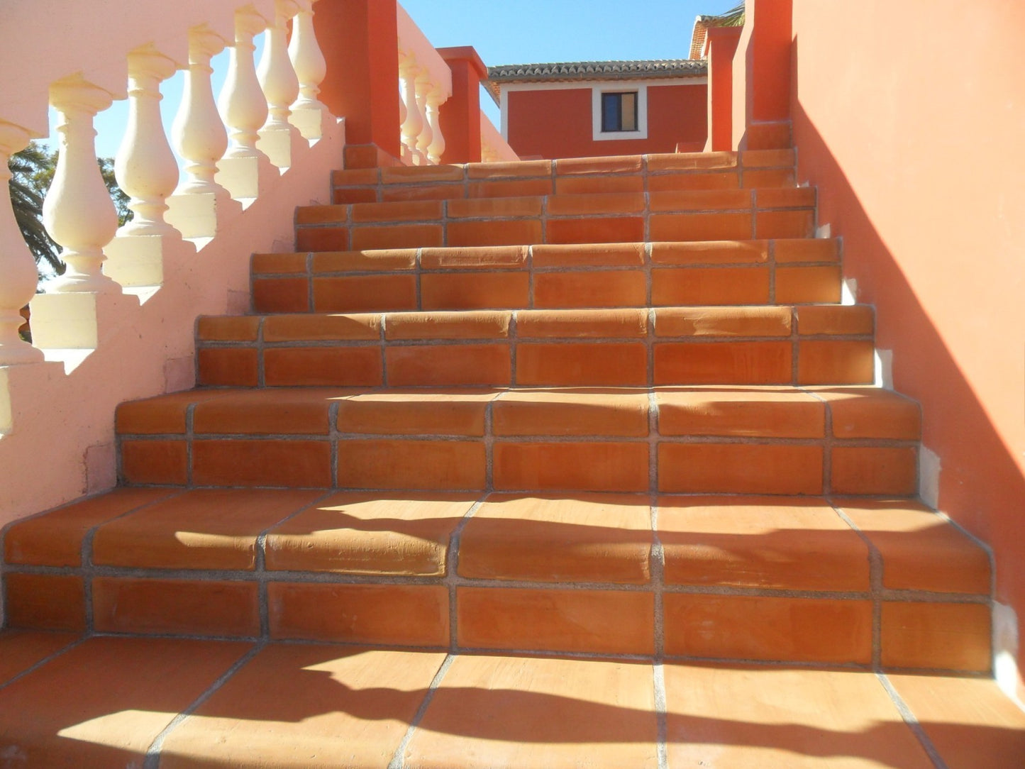 Marche d'escalier en Terre cuite artisanale lisse carré 40 x 40 cm prix à l'unité